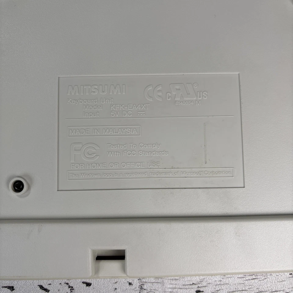 Mitsumi Electronics KFKEA4XT Wired Keyboard - Image 4 of 4