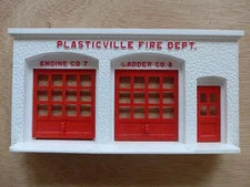 PLASTICVILLE #FH-4 - FIRE HOUSE - INDIVIDUAL PARTS - YOU CHOOSE!!!! - VINTAGE
