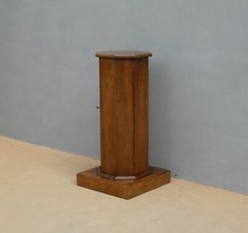 Comodino mobiletto colonna ottagonale in noce ad un'anta, '800 - H 98 cm!