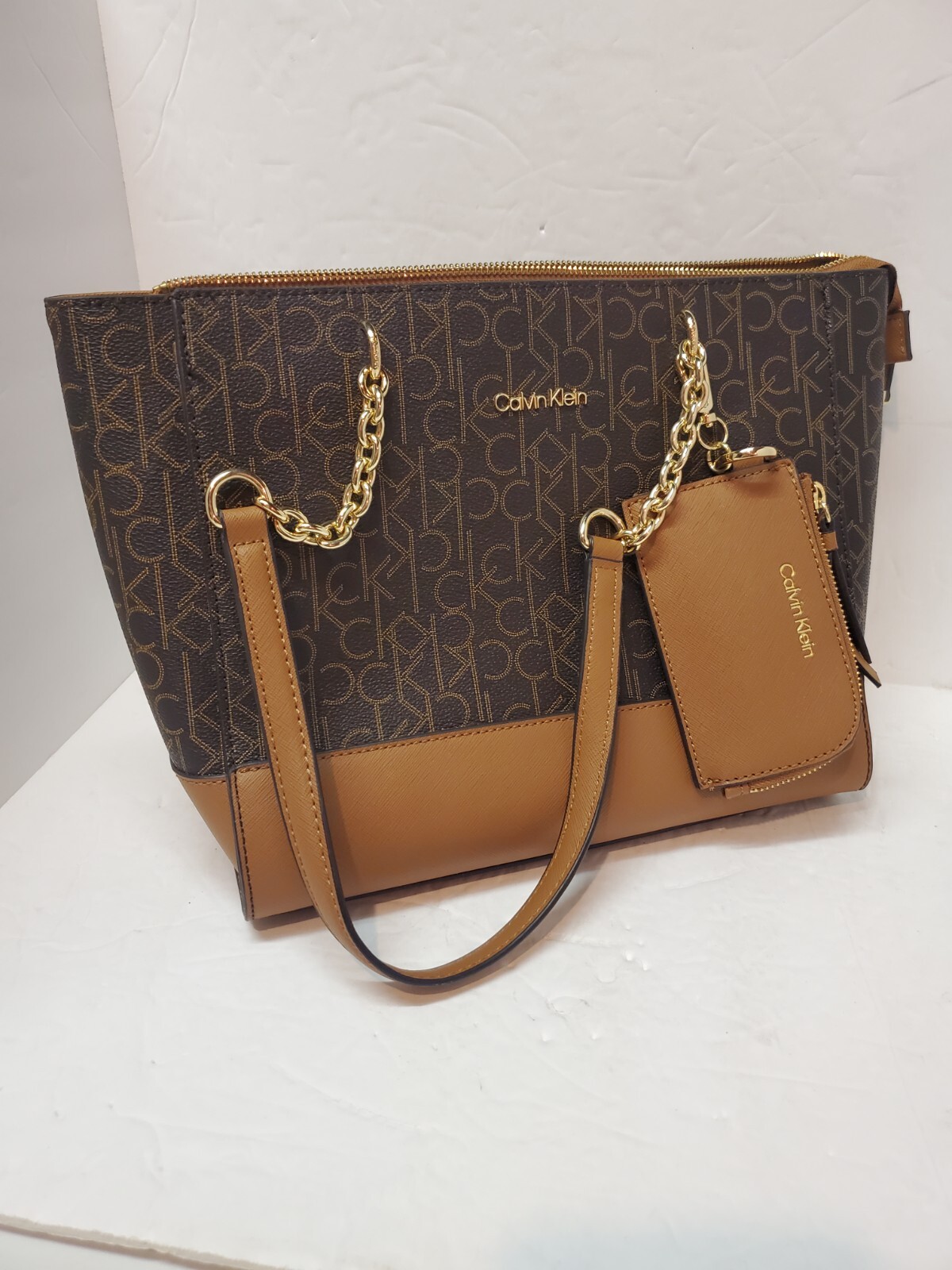 Bolso de mano mediano Calvin Klein para mujer estuche para tarjetas de bonificación logotipo CK marrón/dorado