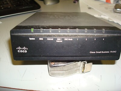 Cisco RV042 4-Port 10/100 Wired Router