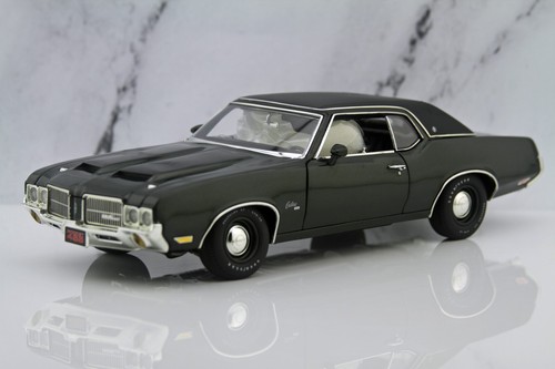 ACME 1971 Oldsmobile Cutlass SX Rocket 455 Jade Green Black Top 1:18 #A1805619 - Picture 2 of 14