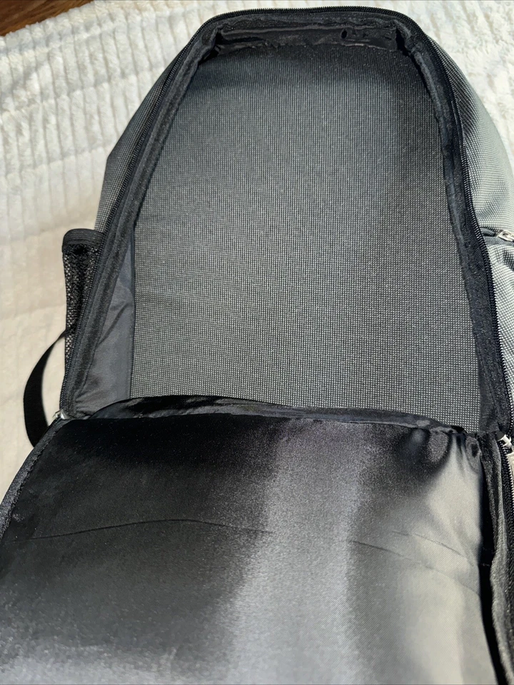 Mochila/silla plegable Ohio State Picnic Time Foto 3 de 4