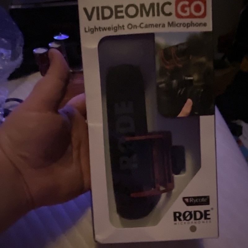 RØDE VideoMic GO Shotgun On-Camera Mic 3.5mm Hot/Cold Shoe No Battery