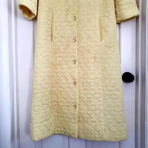 VTG Vanity Fair Womens Robe Housecoat SIZE 12 Quilted Satin Grandmacore Yellow - Imagen 4 de 9