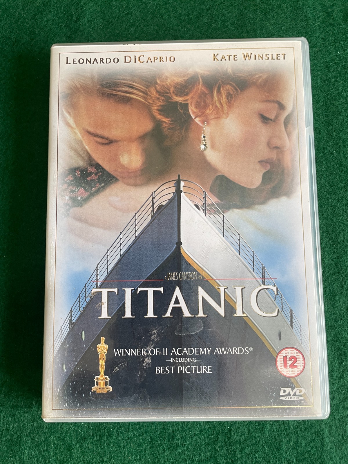 TITANIC LEONARDO DICAPRIO KATE WINSLET 12 DVD GOOD CONDITION