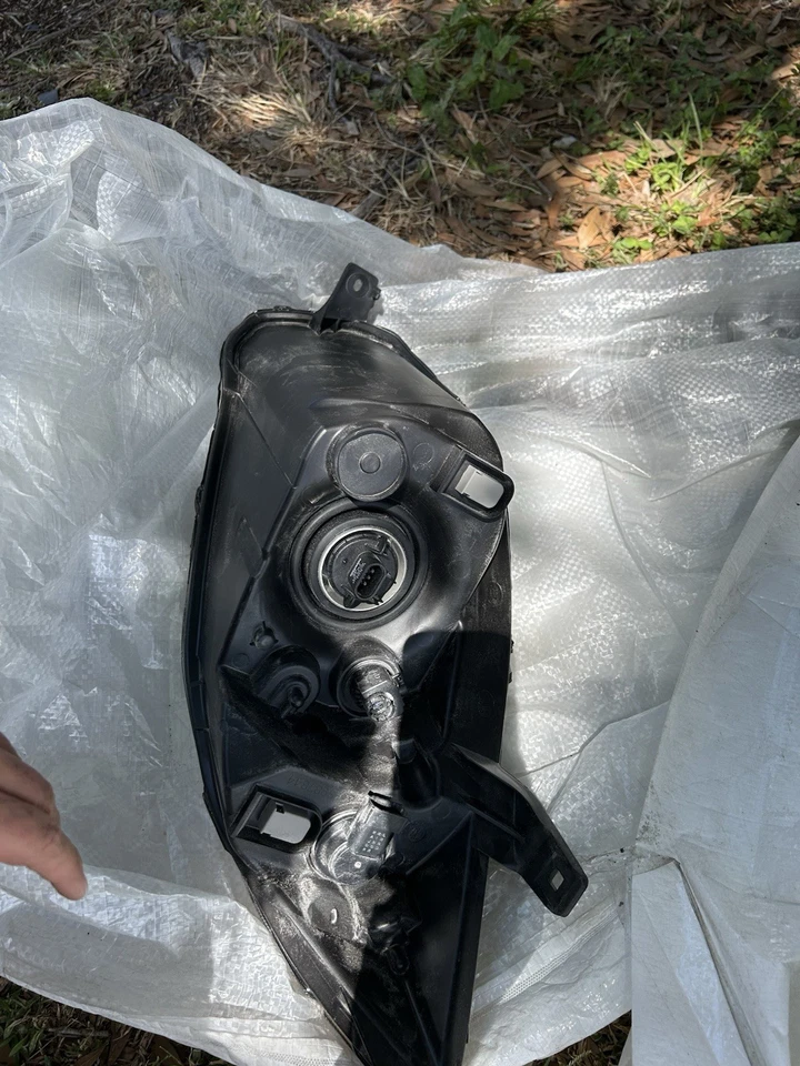 Faro lateral derecho pasajero Mitsubishi Eclipse OEM 2007-2011 8301B062 Foto 3 de 4