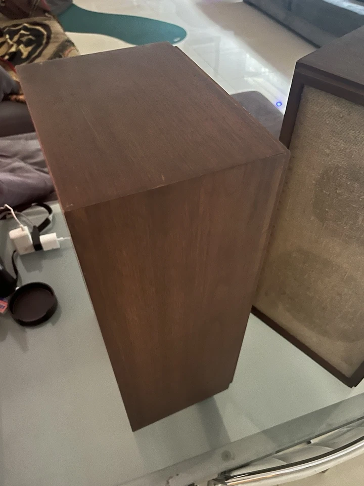 Altavoces de audio vintage KLH modelo Twenty - estante de 3 vías paso alto ajustable Foto 4 de 4