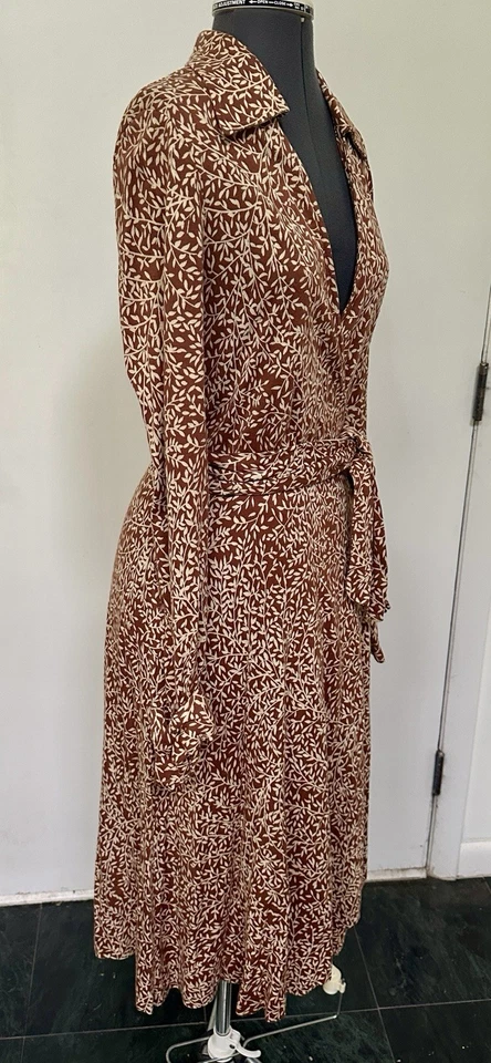 VINTAGE 1970s DIANE von FURSTENBERG DVF ORIGINAL WRAP DRESS BROWN LEAVES KNIT 14 - Image 4 of 4