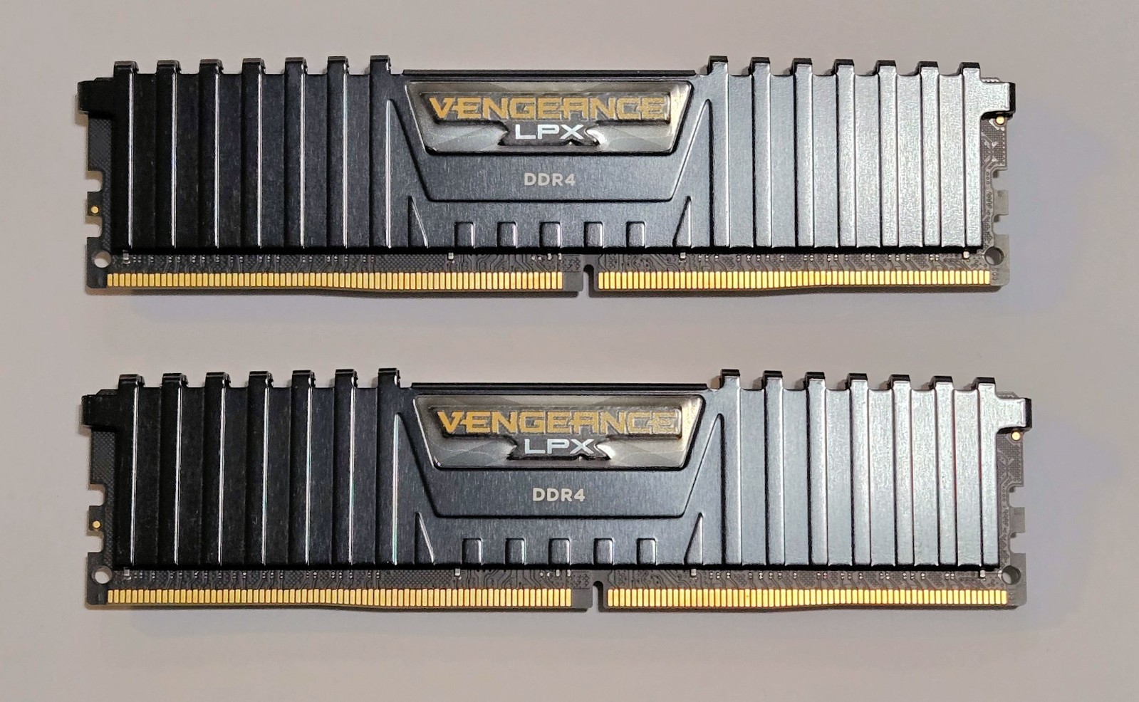 Corsair Vengeance LPX DDR4 32GB kit, 2x16gb stick Memory 3000MHz