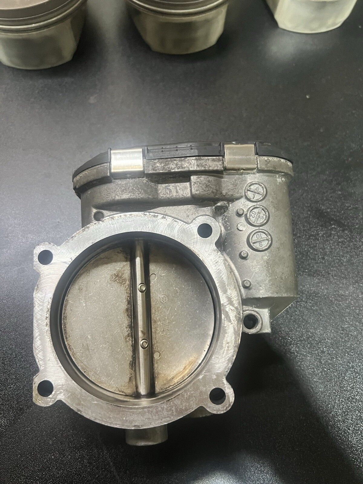 Maybach 57 Throttle body