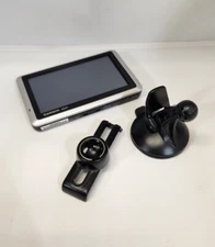 Garmin nuvi 1350 Automotive Mountable GPS & Windshield Mount 