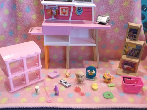 Barbie Doll Pet Center Pets & Lots of Accessories Playset Lot Mattel New! - Picture 2 of 10