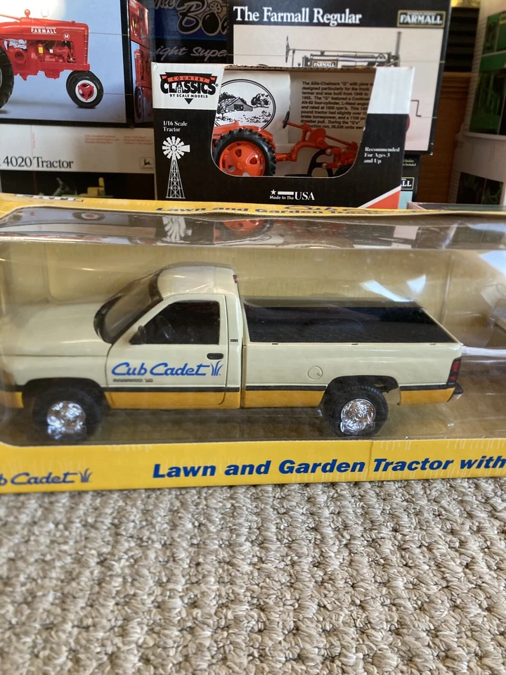 ERTL Cub Cadet 1:16 Dodge Ram 2500 Trailer Lawn & Garden Tractor VTG 13166 - Image 2 of 4