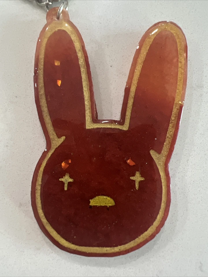 Llavero Bad Bunny hecho a mano Foto 2 de 4