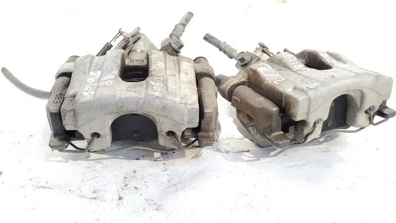 2007 2008 2009 2010 Saturn Sky OEM Rear Pair Brake Caliper  - Image 4 of 4