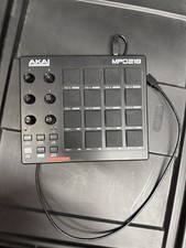 AKAI Professional MPD218 - USB MIDI Controlle...