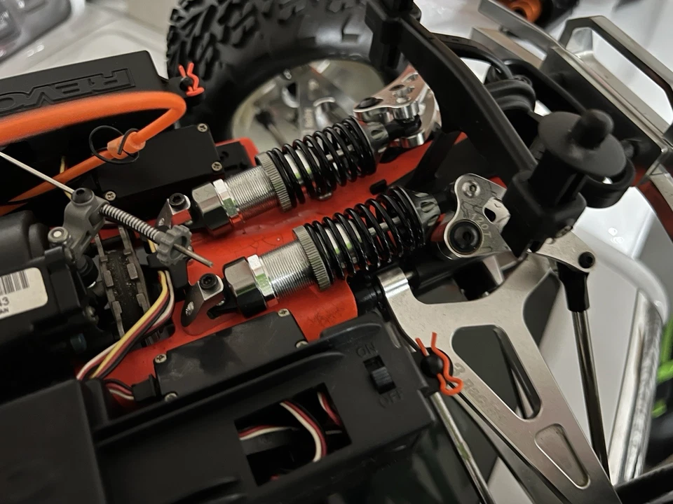 Traxxas Revo Custom 3Racing HCR Shelf Roller - Image 4 of 4