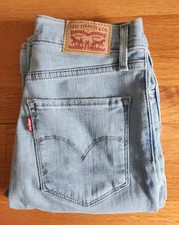 Levi  s 724 High Rise Straight Leg Jeans Size 26 Light Wash