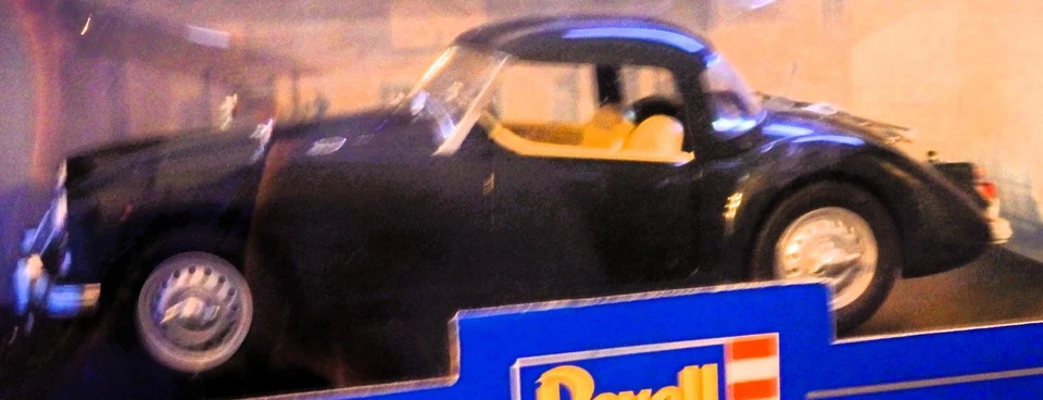 2002 Revell MGA Roadster - Dark Green (08443) - 1:18 Scale NEW - Image 2 of 3