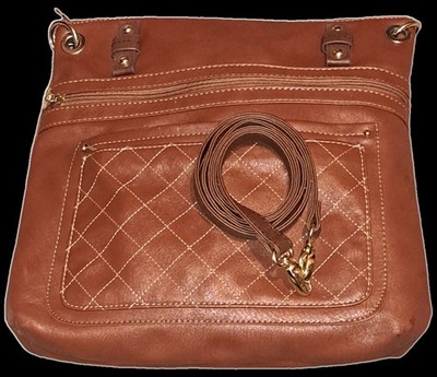 RELIC/BRN. CROSSBODY STRAP BAG_ DIAMOND STITCHES_8-COMPARTMENTS/STUDDED