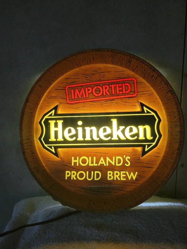 Vintage Heineken Imported “Holland’s Proud Brew” Lighted Round Plug-In Wall Sign