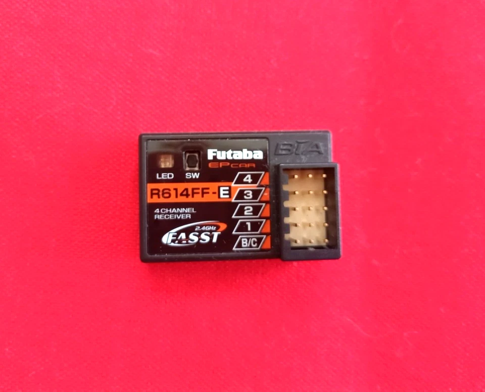 Futaba R614FF-E 4-Kanal Telemetrie Empfänger FASST 2,4GHz 4PK 4PKS Super R - Bild 2 von 4