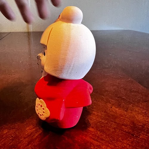 Vintage Japanese Kokeshi Doll Figurine Red Kimono Blonde Bun Hair Collectible - Picture 3 of 7