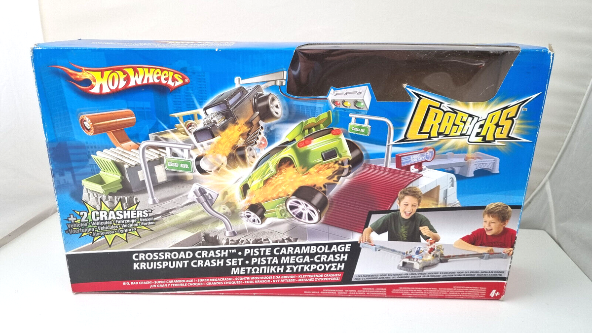 Hot Wheels Crossroad Crash Crashers L8975 Race Track Set Boxed