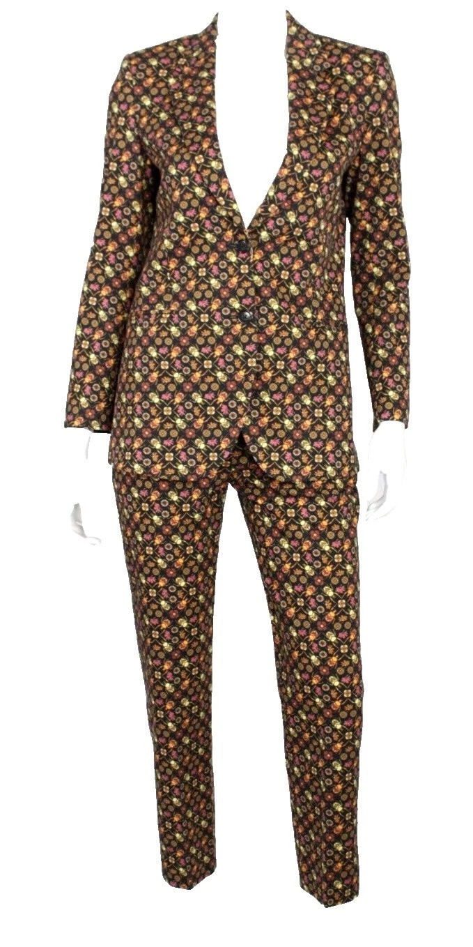 Брюки и костюмы разных цветов 38 размеров для женщин