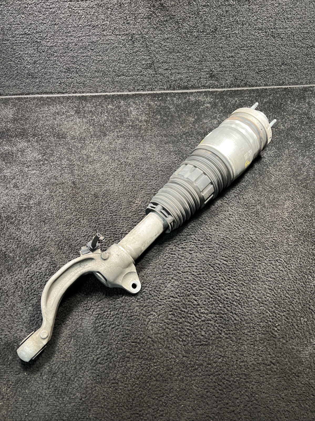 2017 Maserati Levante Front Left Air Shock Strut Absorber OEM 06700374370