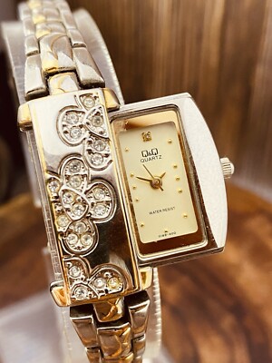Citizen Q&Q  G189-400 Two Tone Quartz Analog Ladies Watch #6627
