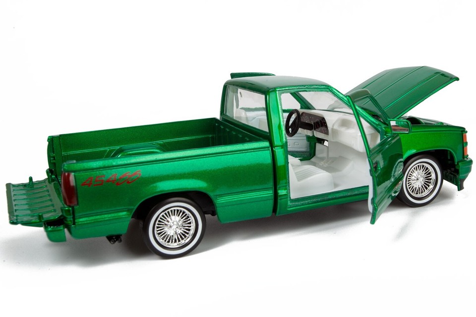 Modellino Pressofuso 1/24 Chevy C1500 454SS Lowrider Verde - 1992 MOTORMAX