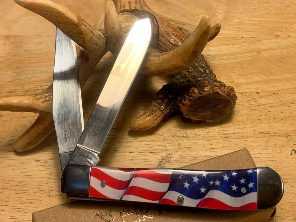 Navaja de bolsillo Elk Ridge American Flag Acrílico Trapper 4 1/8" ER42452AF Foto 3 de 4
