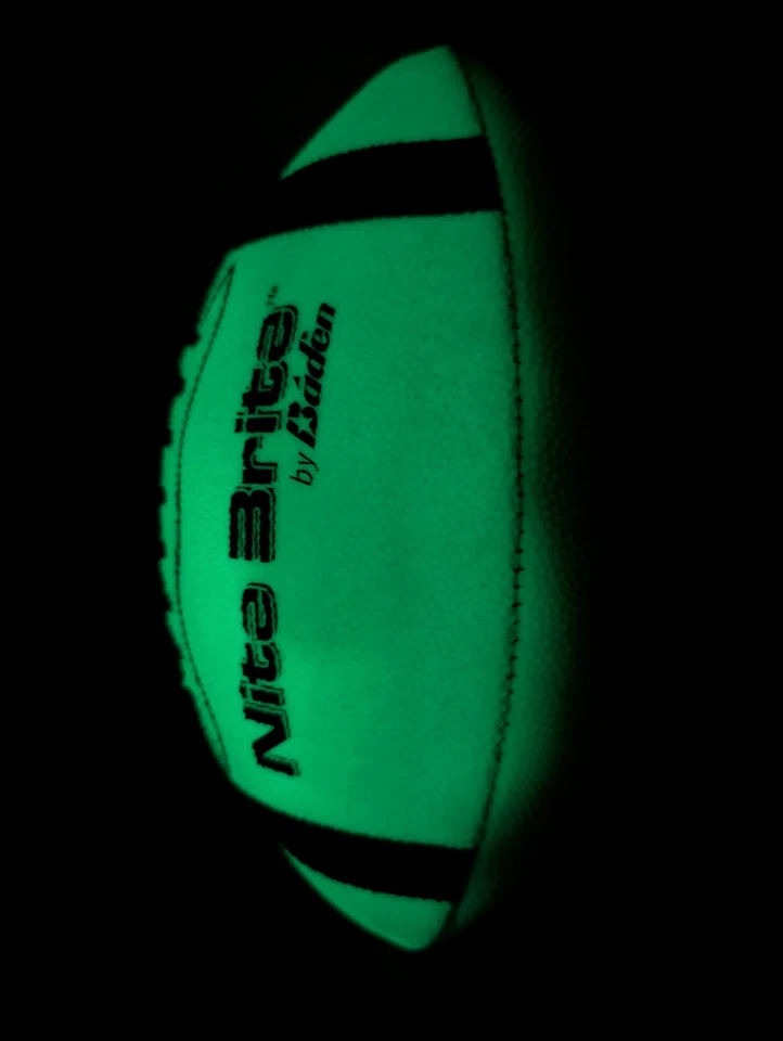 BADEN NITE BRITE OFICIAL Talla LIGHTACTIVE BRILLO EN LA OSCURIDAD FÚTBOL Foto 3 de 4