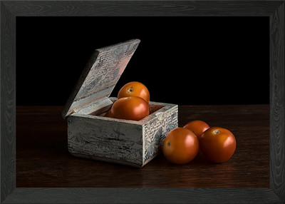 Tomaten in dekorativer Holzkiste gerahmt Wandbild Poster Leinwanddruck Bild