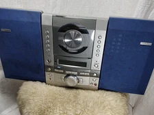 FISHER PORTABLE CD AM FM RADIO SLIM 1500 25 WATTS WITH DETACHABLE SPEAKERS