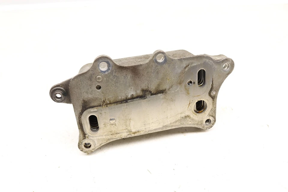 Audi A5 Quattro 2016 3,0 L - enfriador de aceite del motor 06E117021M Foto 2 de 4