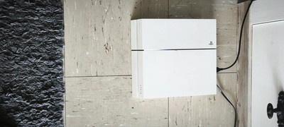 Sony PlayStation 4