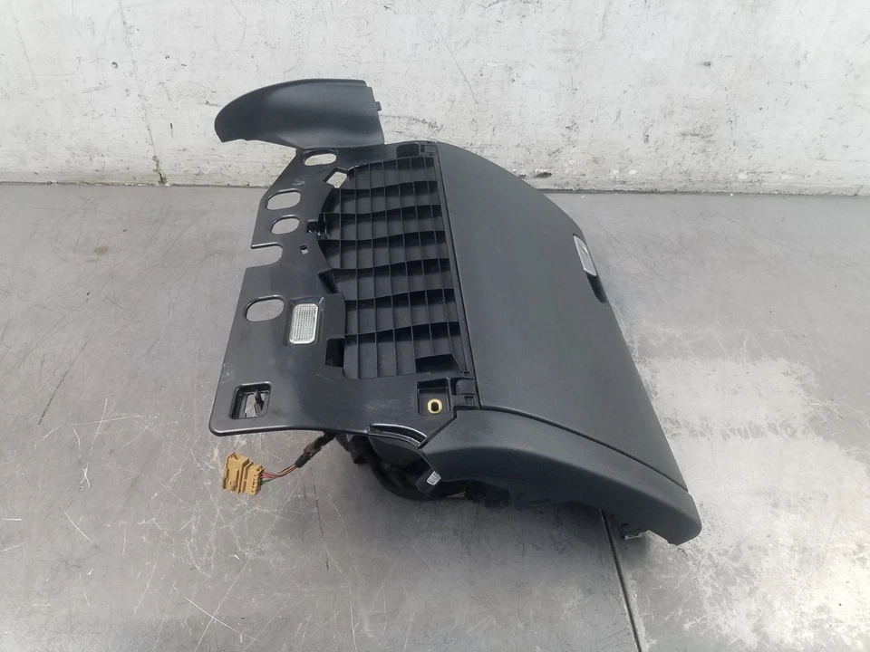 2014 Audi S4 Quattro B8 Glove Box #8539 V3 - Image 2 of 4