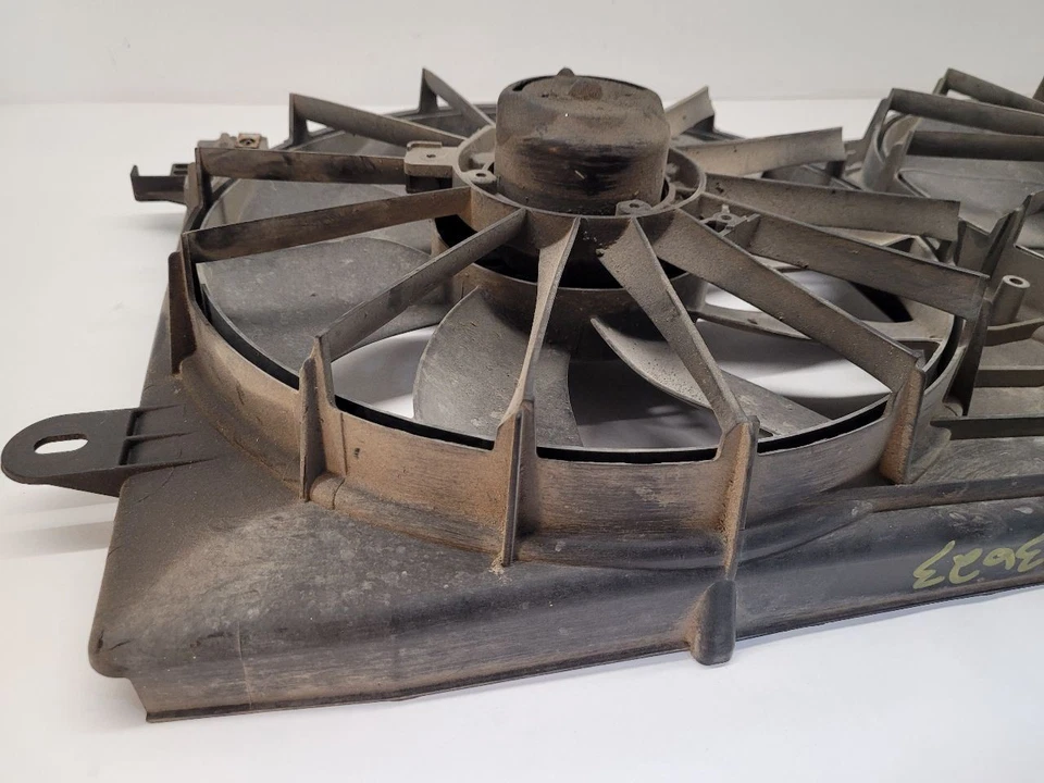 01-05 PONTIAC BONNEVILLE Radiator Fan Motor Fan Assembly SE - Image 2 of 4