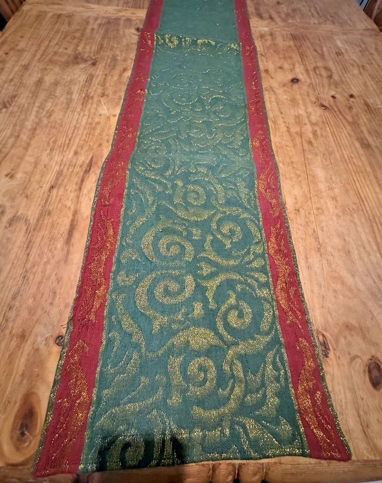 Винтажная барочная дорожка для стола Crate & Barrel 13 x 72 дюйма зеленое красное золото элегантная праздничная - Изображение 2 из 4