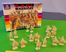 NICE BOX OF 1/32 ITALERI GAULS OF CEASARS WARS, 1 SHIELD MISSING