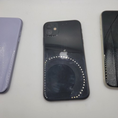 4 Apple Iphone 11 pour pièces uniquement tous s'allument pas de fissures - Photo 5 sur 6