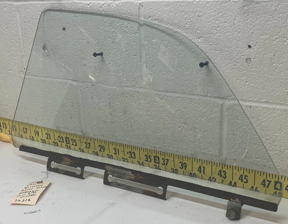 Ventana trasera derecha de pasajero Mopar 1960 Plymouth Belvedere (DG212) usada OEM Foto 3 de 4