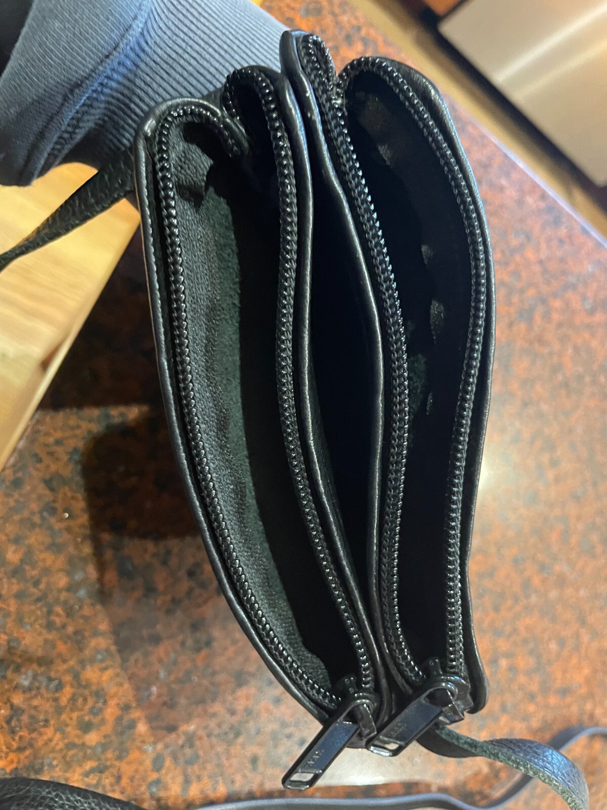 Tom Thomas Leathers Small Adjustable Crossbody Ba… - image 4