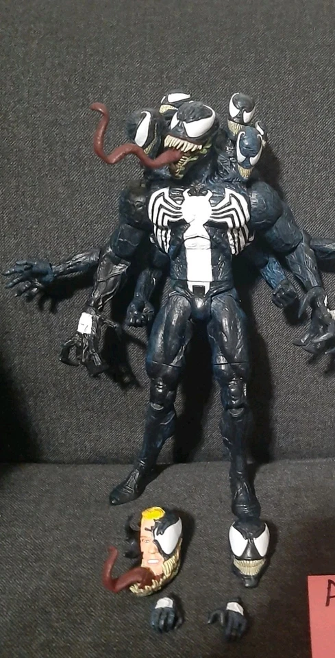 Lote de (2) figuras de acción Diamond Select Venom & Anti-Venom Marvel Select Foto 3 de 3