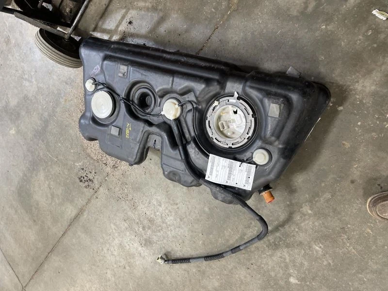 (LOCAL PICKUP ONLY) Fuel Tank Fits 16-22 BMW X1 1838994 - Image 2 of 4