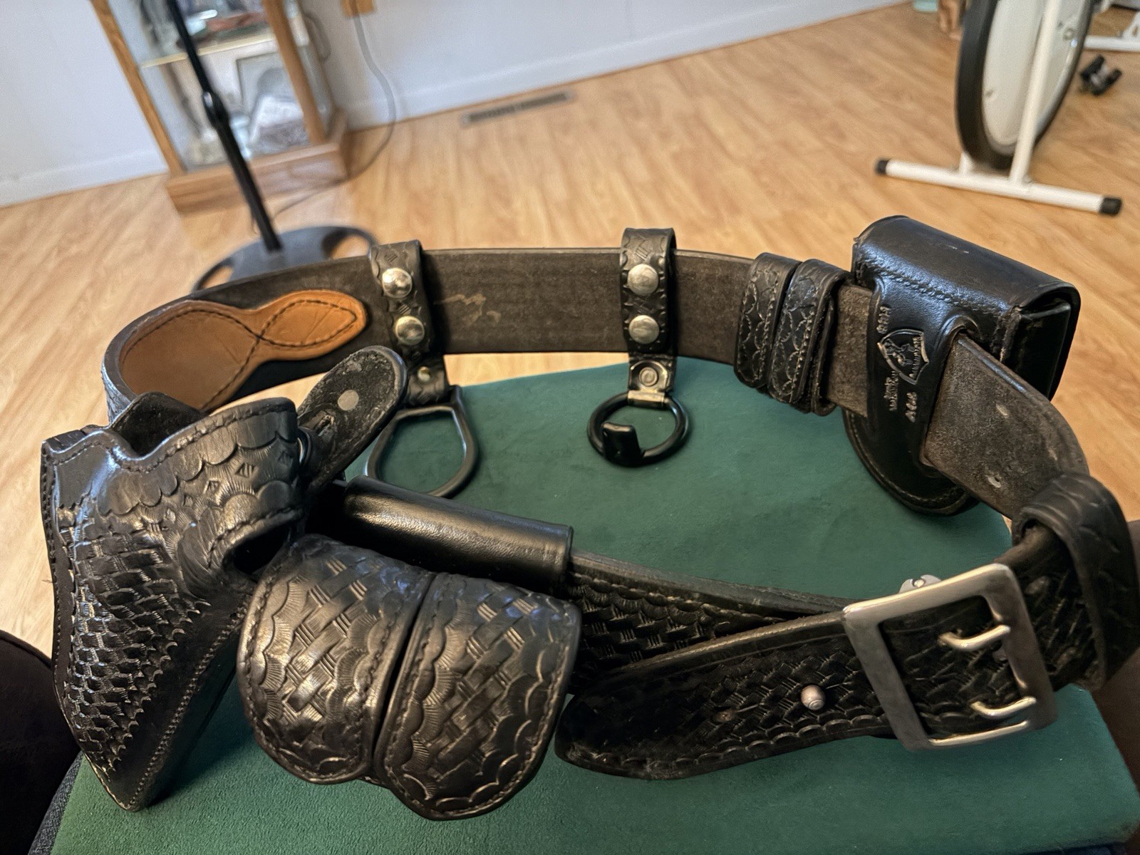 Safariland Model 94 Tactical Leather Belt w/ Gun Holster & Attachments READ