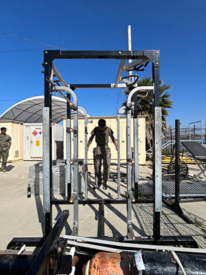 Hammer Strength Steel Double Power Rack Squat Rack w/ Pull-Up Bar Frame